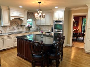 1702 Foxhollow Rd, Greensboro, NC 27410