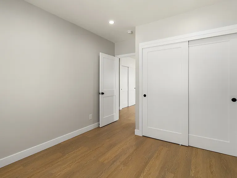 1827 E 4th St #18 — Photo 22