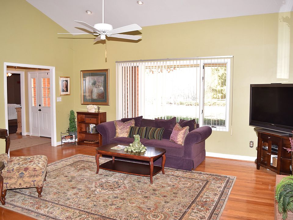 Vaulted great room