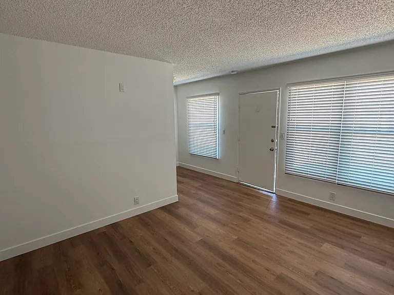 3301 E Wilton St #4 — Photo 3