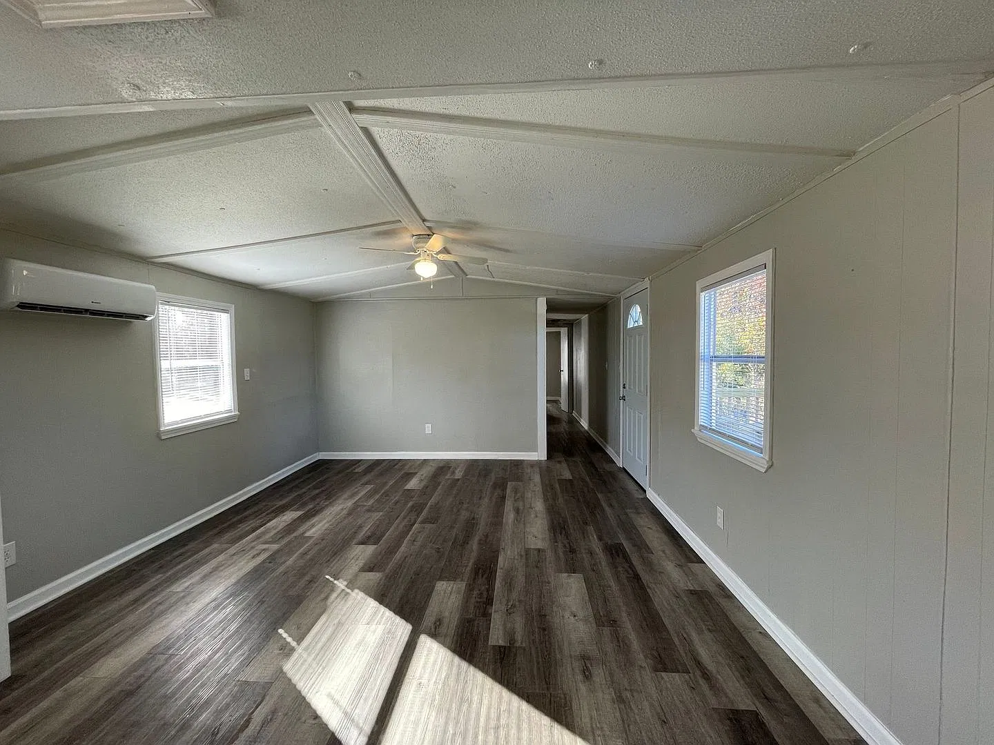3 bedroom 2 bath mobile home — Photo 3