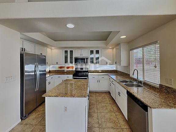 3rd image of 1951 Silver Whisper Ave