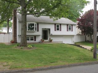 178 Curran Rd, Cumberland, RI 02864