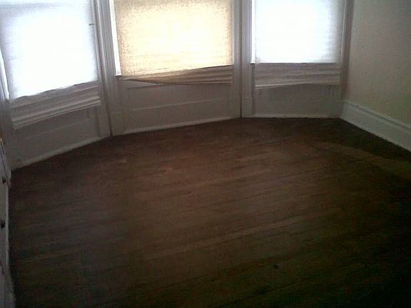 4th image of 16-18 Oakwood Ave