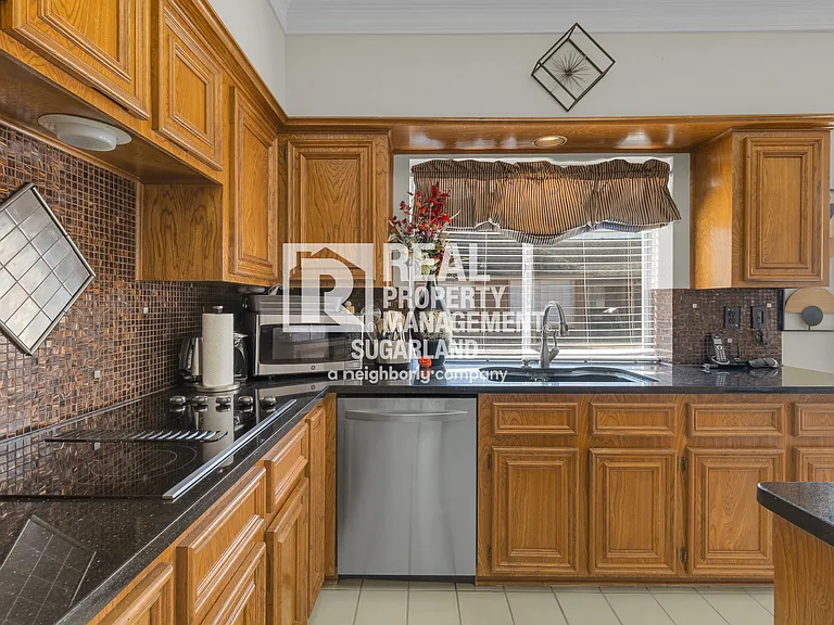 4410 Heatherwilde St — Photo 38