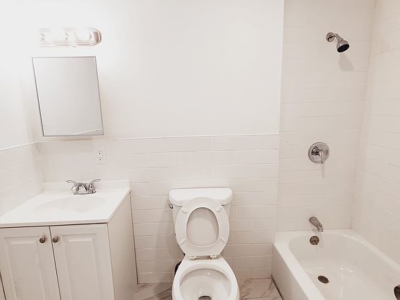 5th image of 761 Communipaw Ave #1B