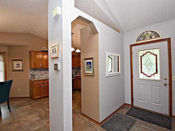 5th image of 17225 Foliage Ave