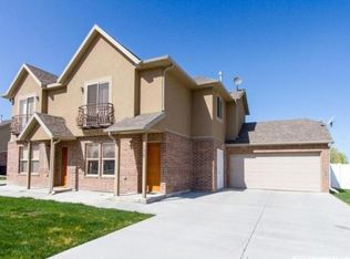158 S Wood Springs Dr, Springville, UT 84663