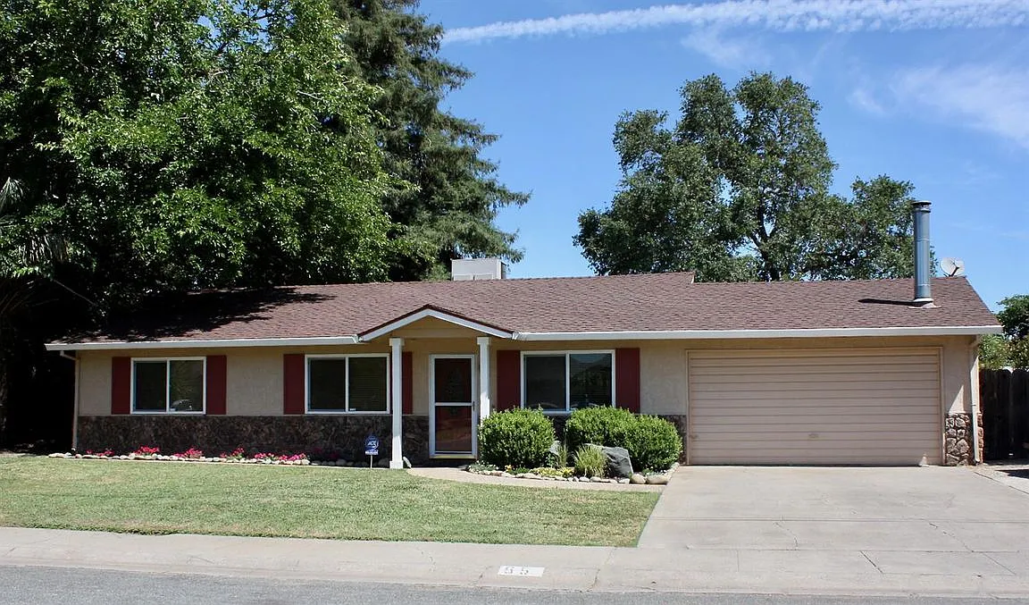 65 Hollis Ln photo 1