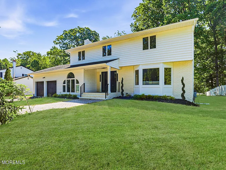 331 Gordons Corner Rd — Photo 3