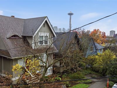 708 Warren Avenue N, Seattle, WA, 98109