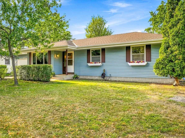 7428 Concerto Curv NE, Fridley, MN 55432