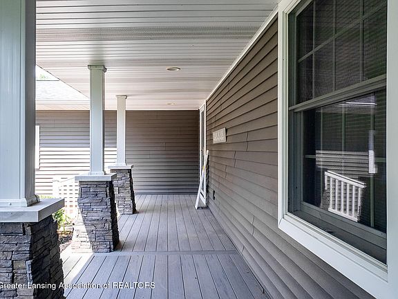 5th image of 4813 Lakeside Dr