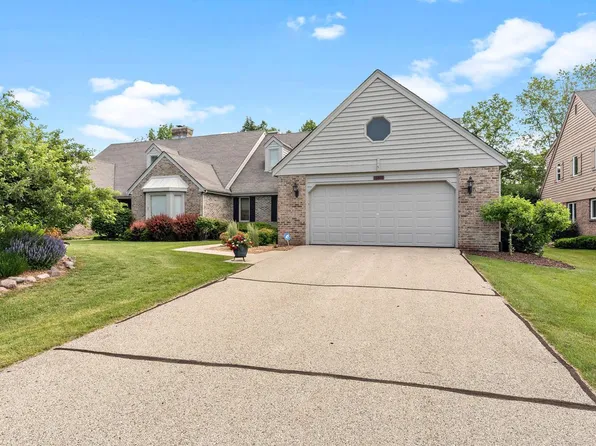 12332 North Golf DRIVE, Mequon, WI 53092