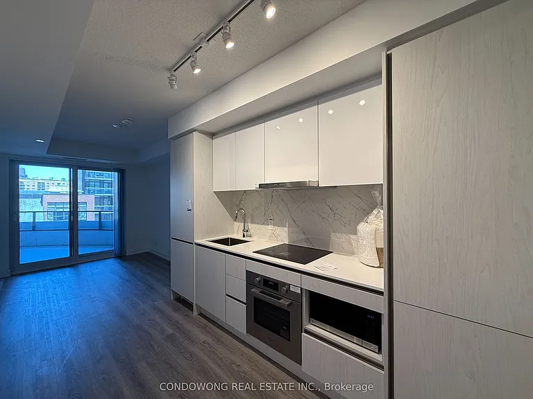 180 Front St E #903 — Photo 1