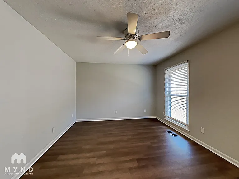 1840 Westridge Dr — Photo 12