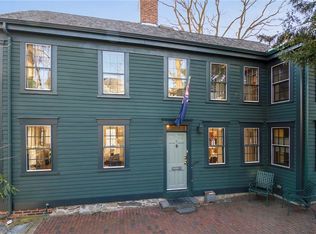 5 Burrs Ln, Providence, RI 02904
