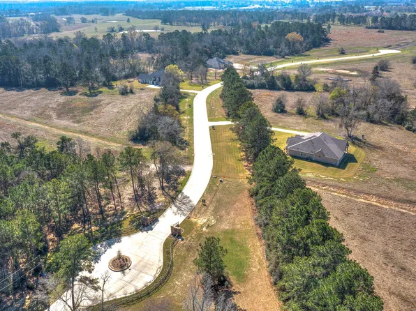 7 Homestead Hill Rd, New Waverly, TX 77358