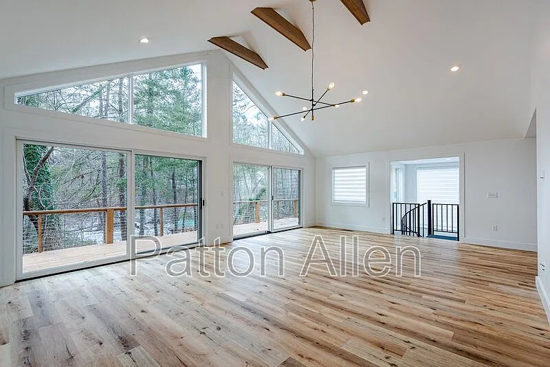 4 bed, 3.5 bath, 3298 sqft, $5,100 — Photo 3