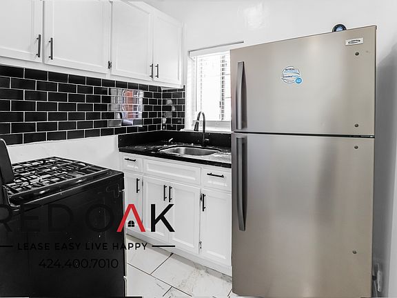 2nd image of 687 Shatto Pl APT 110