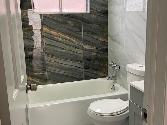 3rd image of 988 Westwood Ave Floor 1