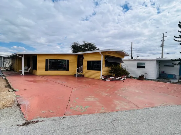 6621 Dakota St, Bradenton, FL 34207