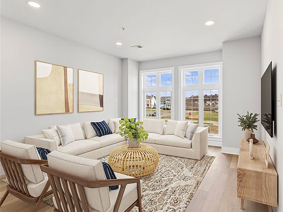 5th image of 115 Founders St