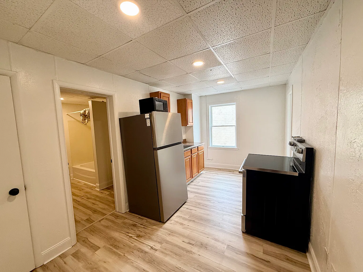 527 Broad Ave — Photo 1