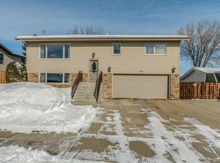 1006 W Owens Ave, Bismarck, ND 58501