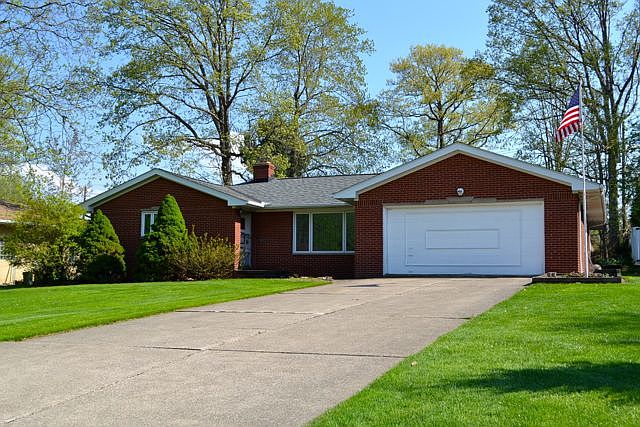1st image of 1584 E Parkhaven Dr