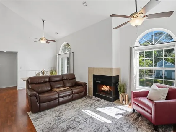 738 Harbor Springs Trl, Virginia Beach, VA 23462