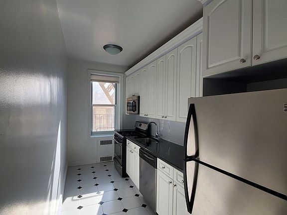 4th image of 50 Shore Blvd APT 2J