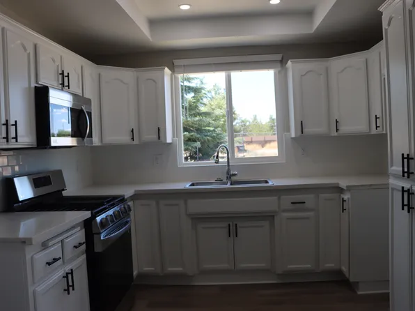 15408 Palm St #2, Hesperia, CA 92345