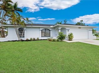 929 SE 16th Pl, Cape Coral, FL 33990