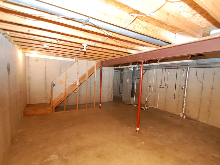 527 S Silverwood Ln #B — Photo 10