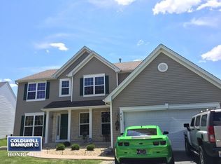 203 Pine Ridge Ln, Montgomery, IL 60538