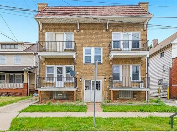 3581 W 105th St, Cleveland, OH 44111