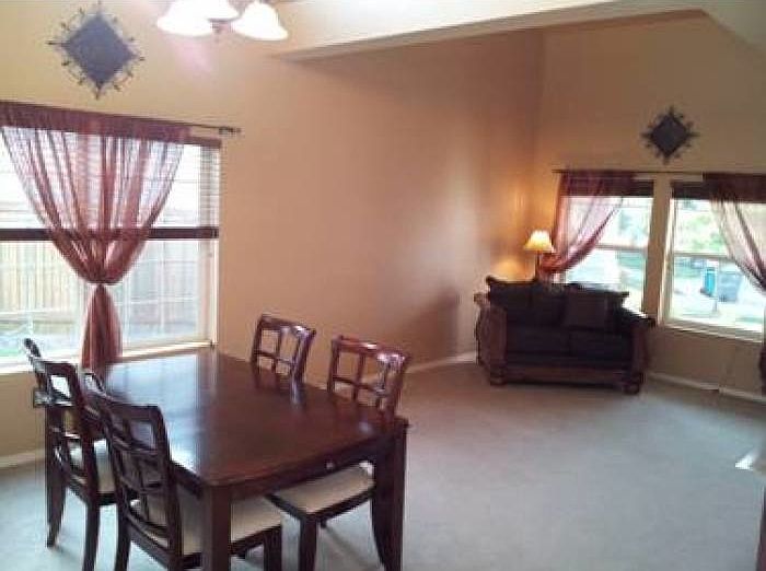 Entry & Dining