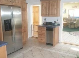 261 Holland Rd, Sturbridge, MA 01518