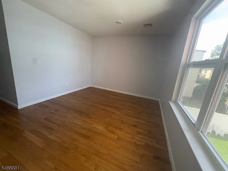 3 bed, 2.0 bath, $2,700 — Photo 3