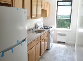 735 Pelham Pkwy N #3, Bronx, NY 10467