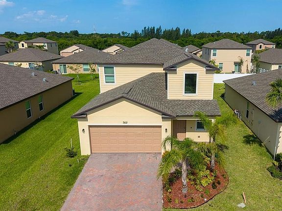 3rd image of 763 CARLYLE WAY