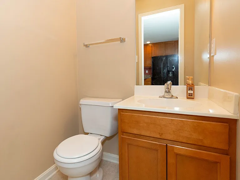 228 Morlatt Ln — Photo 15