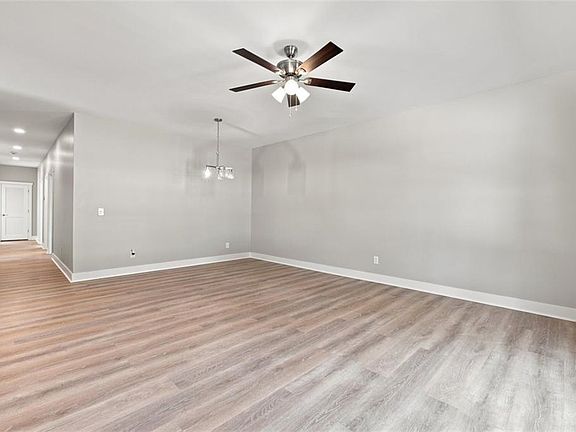 4th image of 505 Burnett Ferry Rd