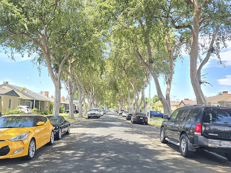 6327 California Ave — Photo 32