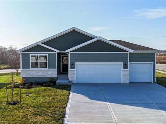 1937 SW Merryman Dr, Lees Summit, MO 64082