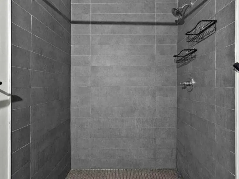 200 Anthony St #3 — Photo 8