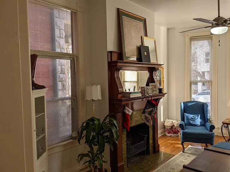 420 Warren Cres #1 — Photo 10