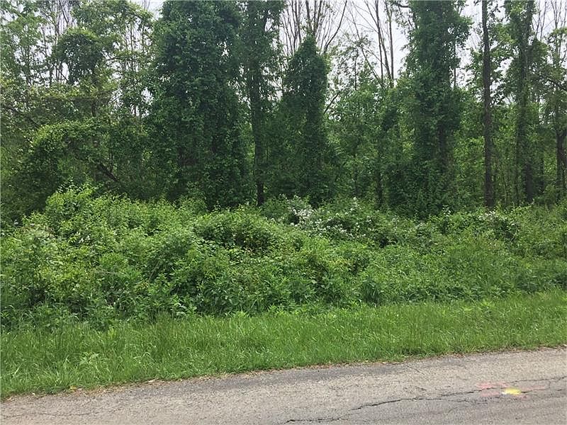 2nd image of 820 Finley Rd