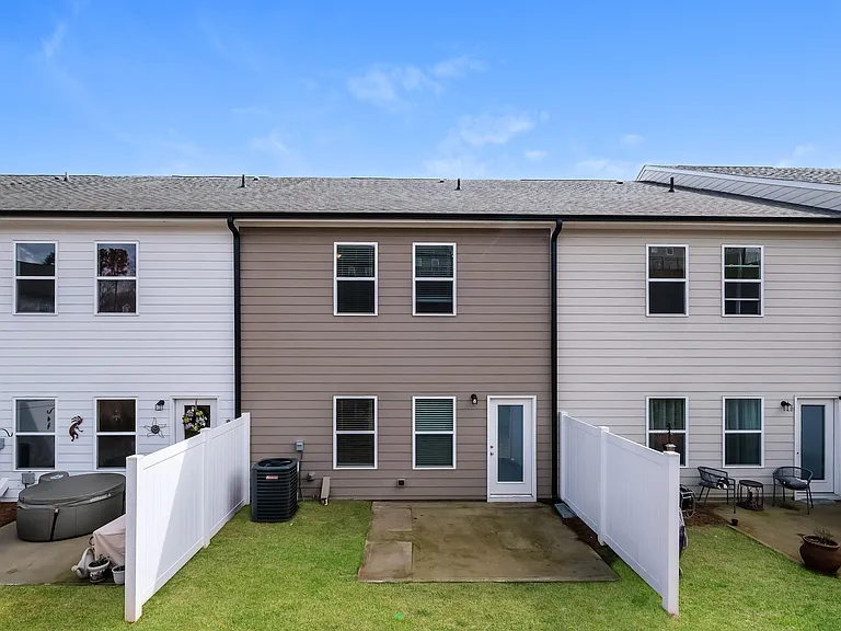 5350 Fox Den Rd — Photo 15